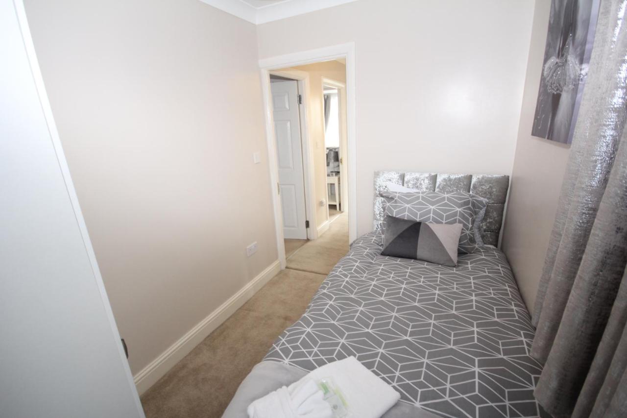 Kenton House Villa Хароу Екстериор снимка