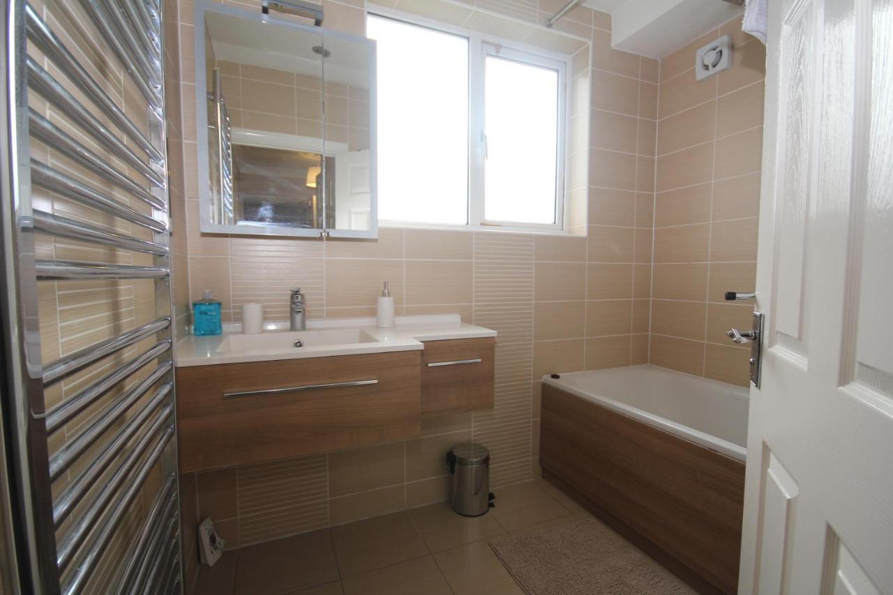 Kenton House Villa Хароу Екстериор снимка
