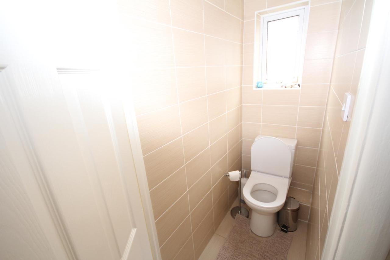 Kenton House Villa Хароу Екстериор снимка